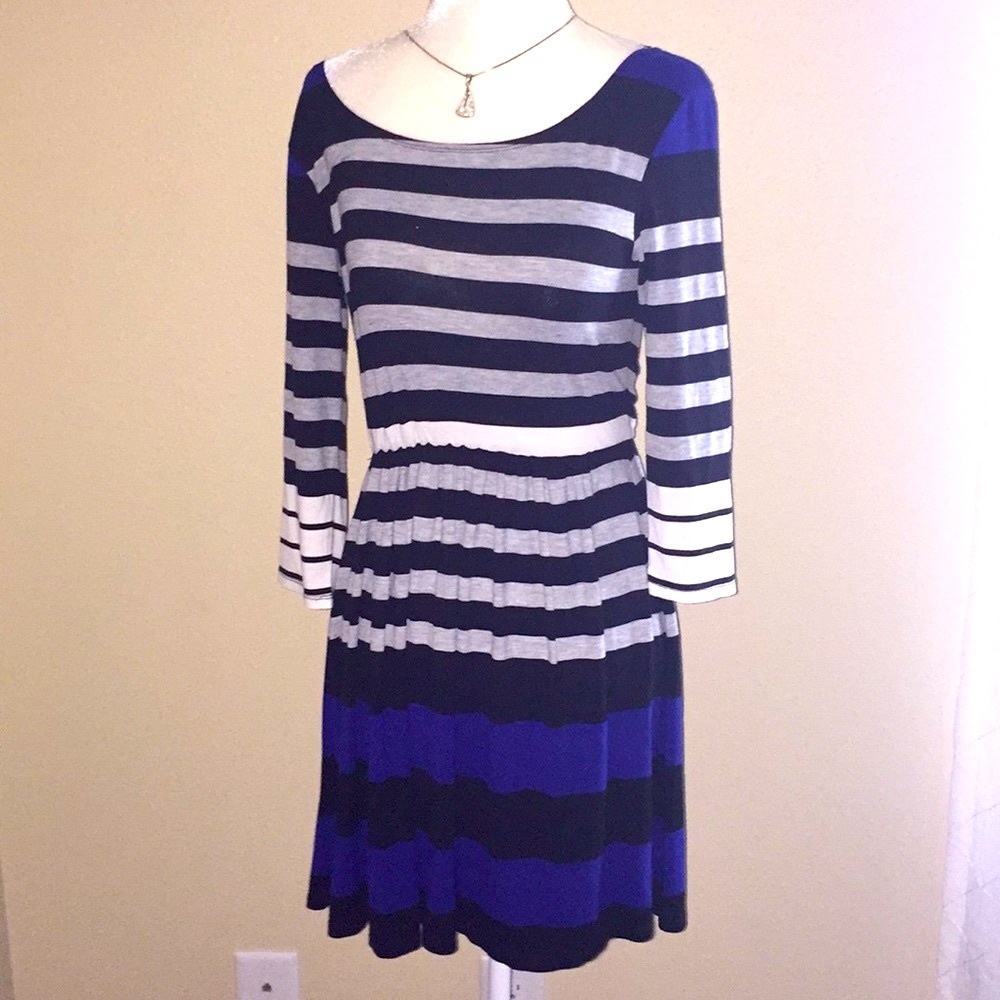 B Smart, beautiful casual dress , size M